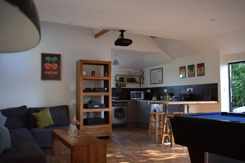 Vila Crossing Retreat - Pool Table, Projector, Barn Tunstead  Exteriér fotografie