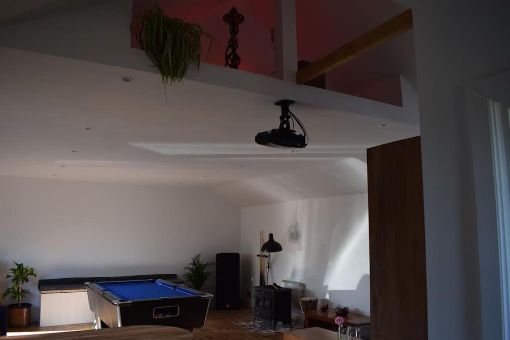 Vila Crossing Retreat - Pool Table, Projector, Barn Tunstead  Exteriér fotografie